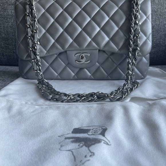 Chanel Silver Large Lambskin Flap Shoulder Bag- 100% Authentic & Rare - Picture 5 of 14